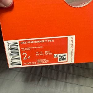 Girls sneakers